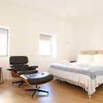 268 Letter - Charming With Balcony Apartman Lisboa