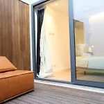 268 Lettér - Charming With Balcony Apartamento