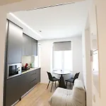 268 Lettér - Charming With Balcony Apartamento